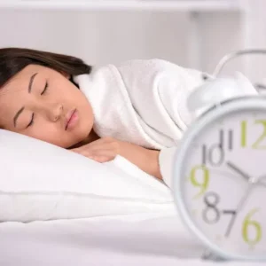 Tidur 4 Jam Tapi Tetap Bugar: Ilusi Generasi Baru atau Zona Bahaya yang Diam-diam Sedang Tren di 2026?