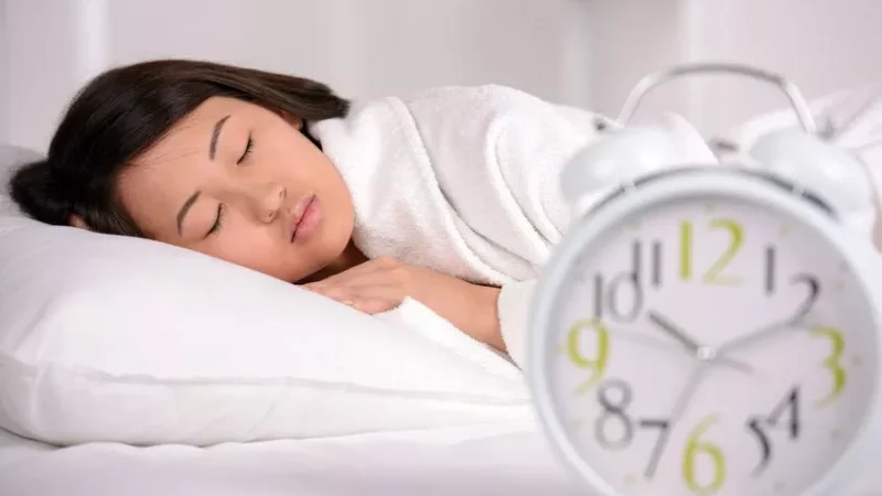 Tidur 4 Jam Tapi Tetap Bugar: Ilusi Generasi Baru atau Zona Bahaya yang Diam-diam Sedang Tren di 2026?